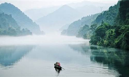 荒山连水水连天的生肖_荒山连水水连天的生肖有哪些